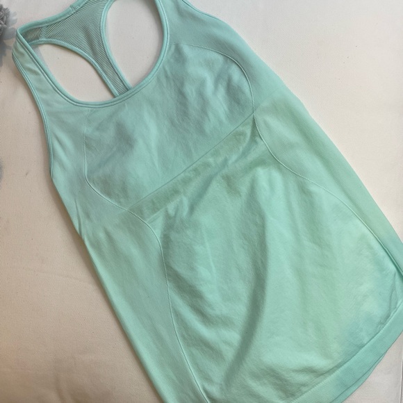 Lululemon Ebb and Flow Racerback tank. Size 4 Aquamarine - Picture 4 of 8